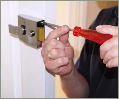Locksmith Solution Services Denver, CO 303-729-1959 Locksmith Solution Services Denver, CO 303-729-1959 - 68-44-11