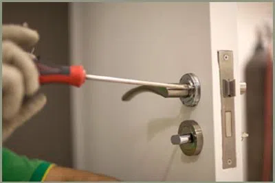 Locksmith Solution Services Denver, CO 303-729-1959 - 68-44-8